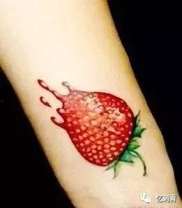 最新吃瓜网红纹身图片,揭秘最新吃瓜网红的个性图案  第2张